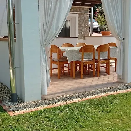 Horizont Vendeghaz בית הארחה *